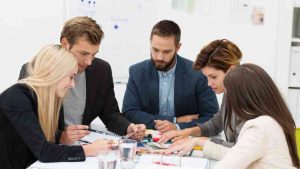 Cómo fusionar magia en tu empresa: La integración entre Marketing y Ventas 
