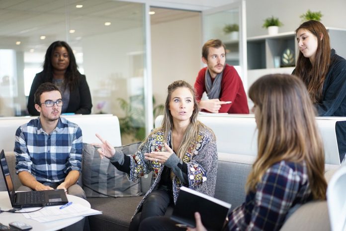 delegar en la empresa