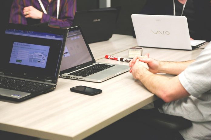 Cómo implementar una intranet en la nube este 2023 (Paso a paso)