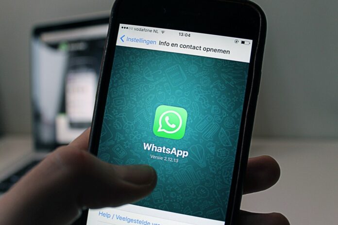 conectar WhatsApp Business con Fan Page