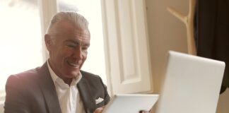 gestionar correos desde un sistema CRM
