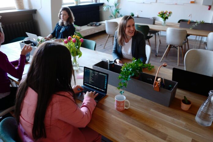 Cómo medir la felicidad de los trabajadores: Una clave para el éxito empresarial