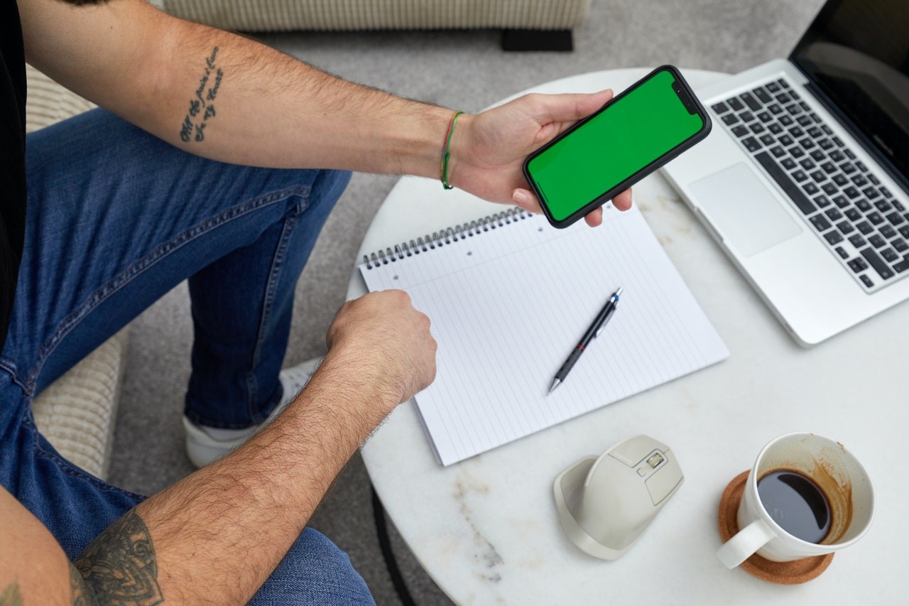 diferencia entre la app de WhatsApp Business y la API en la nube