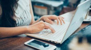 con qué frecuencia enviar emails a clientes