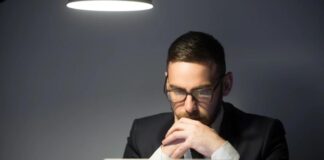 Fases de compra B2B: Cierra acuerdos empresariales exitosos