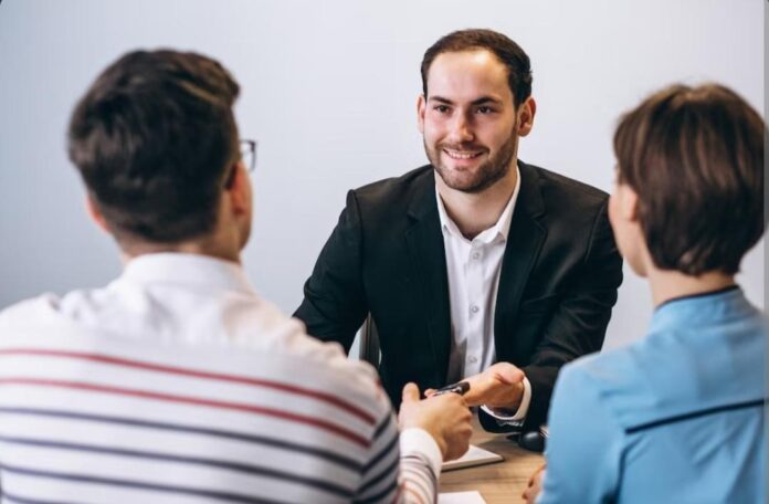 Cómo guiar al cliente hacia la mejor decisión Cómo guiar al cliente hacia la mejor decisión