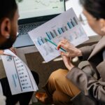 Conoce los factores que influyen en la satisfacción del cliente: Impulsa tu éxito empresarial este 2024