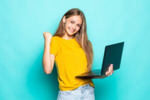 Cómo implementar una intranet en la nube este 2023 (Paso a paso)