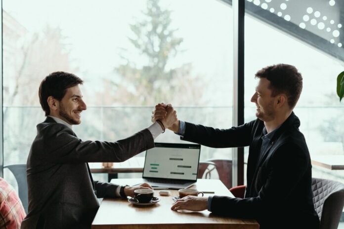 Alinea tu equipo de ventas y marketing con un CRM (2024)