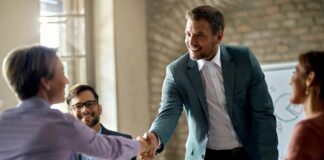 Mejorando tus Ventas: Estrategias de Upselling, Downselling y Cross-selling