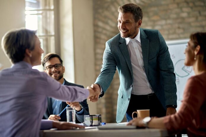 Mejorando tus Ventas: Estrategias de Upselling, Downselling y Cross-selling