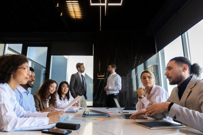Alineando ventas y marketing con la ayuda del CRM Alineando ventas y marketing con la ayuda del CRM