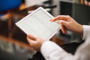 Optimizando el Control de Inventario: Guía para Elegir el Mejor Sistema para tu Negocio
