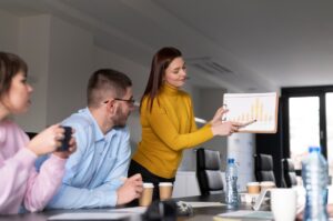 AI CRM: 5 Maneras en que la IA Está Cambiando el Software CRM en 2024