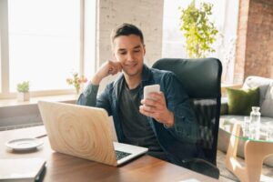 Cómo gestionar un equipo de ventas remoto de manera eficiente
