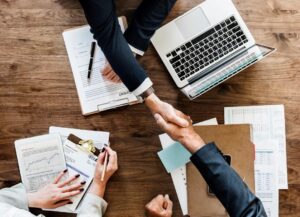 Cómo optimizar el pipeline de ventas y cerrar negocios más rápido