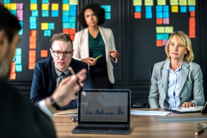 Cómo priorizar oportunidades en el embudo de ventas de manera efectiva Cómo priorizar oportunidades en el embudo de ventas de manera efectiva