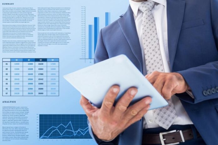 ¿Qué debe incluir un informe de gestión comercial efectivo?