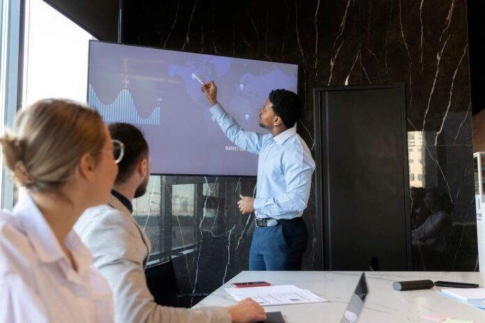 Tendencias en ventas para gerentes comerciales que debes conocer en 2025