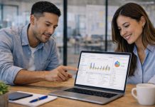 Trabajadores de impulsa en reunión